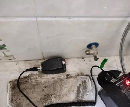 浦东屋顶漏水维修公司分享下卫生间漏水的危害及解决方法